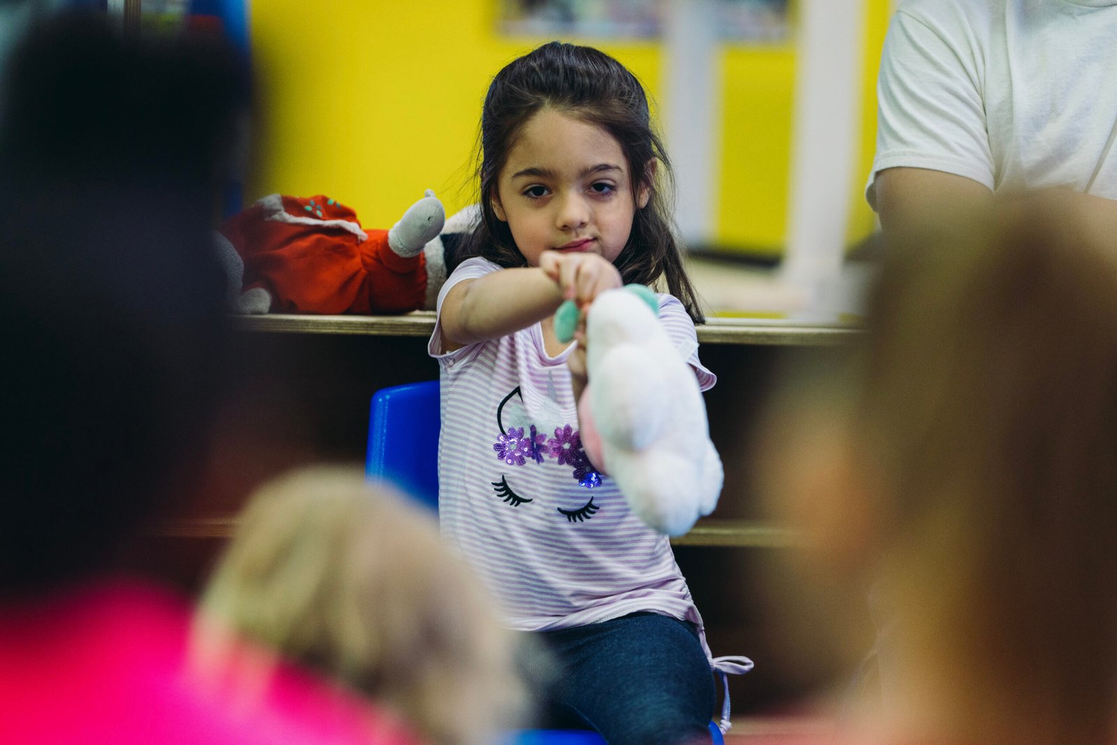 Children learning Spanish and Mandarin at The Learning Tree Center